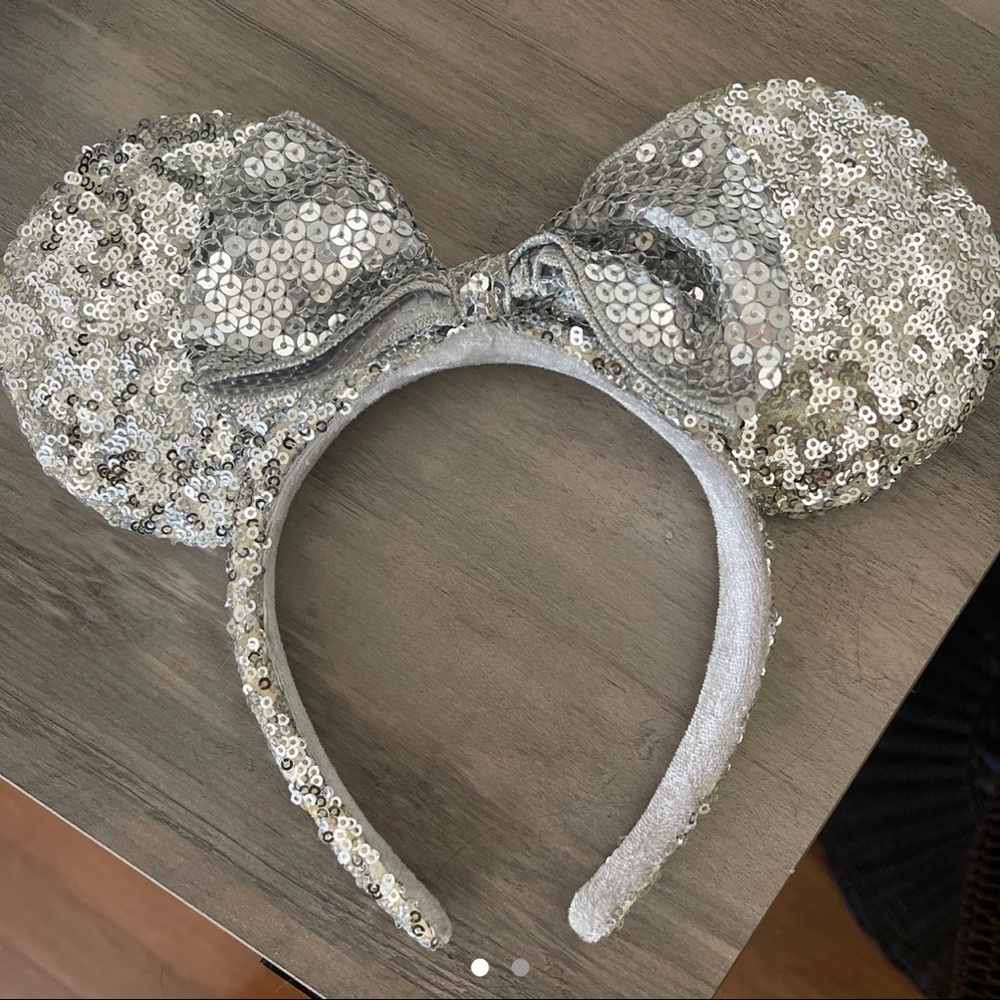 Disney Mickey/Minnie mouse ears